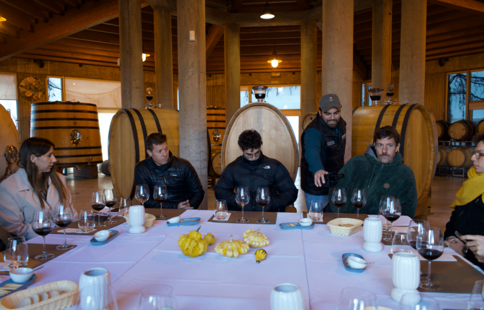 Degustación guiada en mesa larga